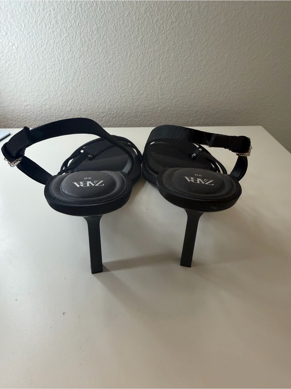 Zara Black Strappy Mid-Heel Sandals ( SIZE 7.5) - Picture 3 of 4